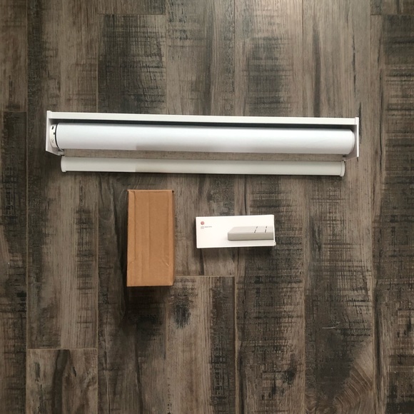 Motorized Shades for Window with Remote NWOT - Picture 4 of 5